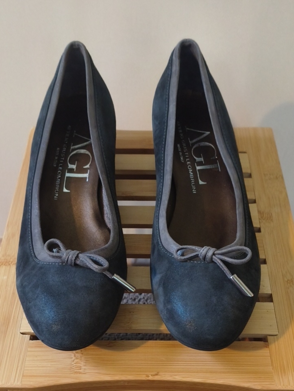 NWT AGL Women's Suede Block Heel Pumps in Charcoal Gray Size 10 M